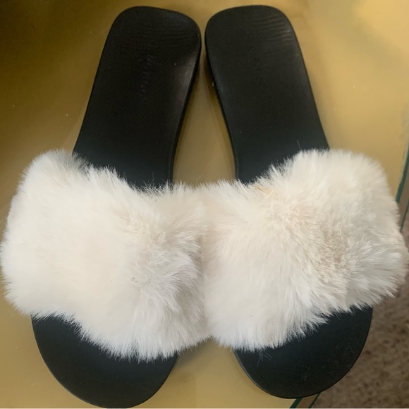 Bamboo FullMoon White Faux Fur Slip on Flat Slide Shoes or Slipper. Size 7 - Picture 1 of 5